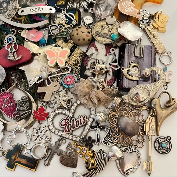 Pendants & Charms Jewelry Craft Lot - Picture 2 of 5